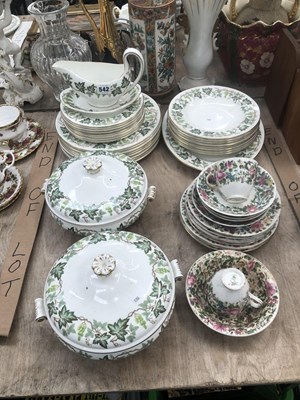 Lot 542 - Wedgwood Santa Clara pattern dinnerware...