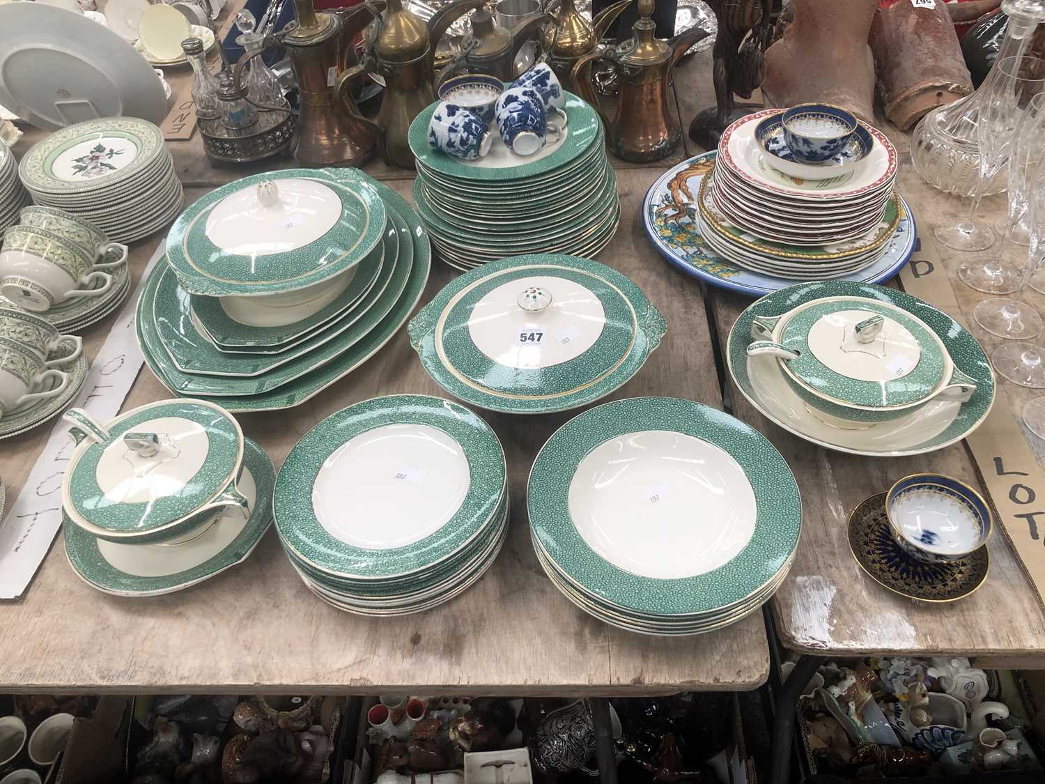Lot 547 - A Meakin Florida Sol pattern part dinner set ...