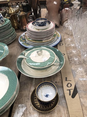 Lot 547 - A Meakin Florida Sol pattern part dinner set ...
