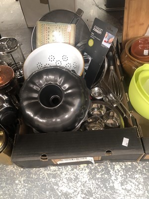 Lot 571 - A large quantity of domestic and kitchen items,...
