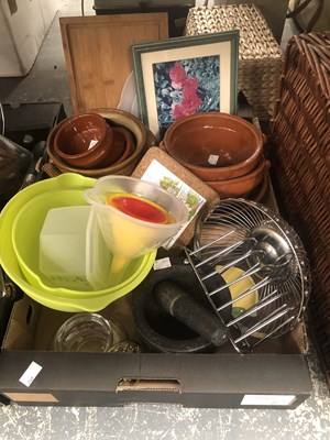 Lot 571 - A large quantity of domestic and kitchen items,...