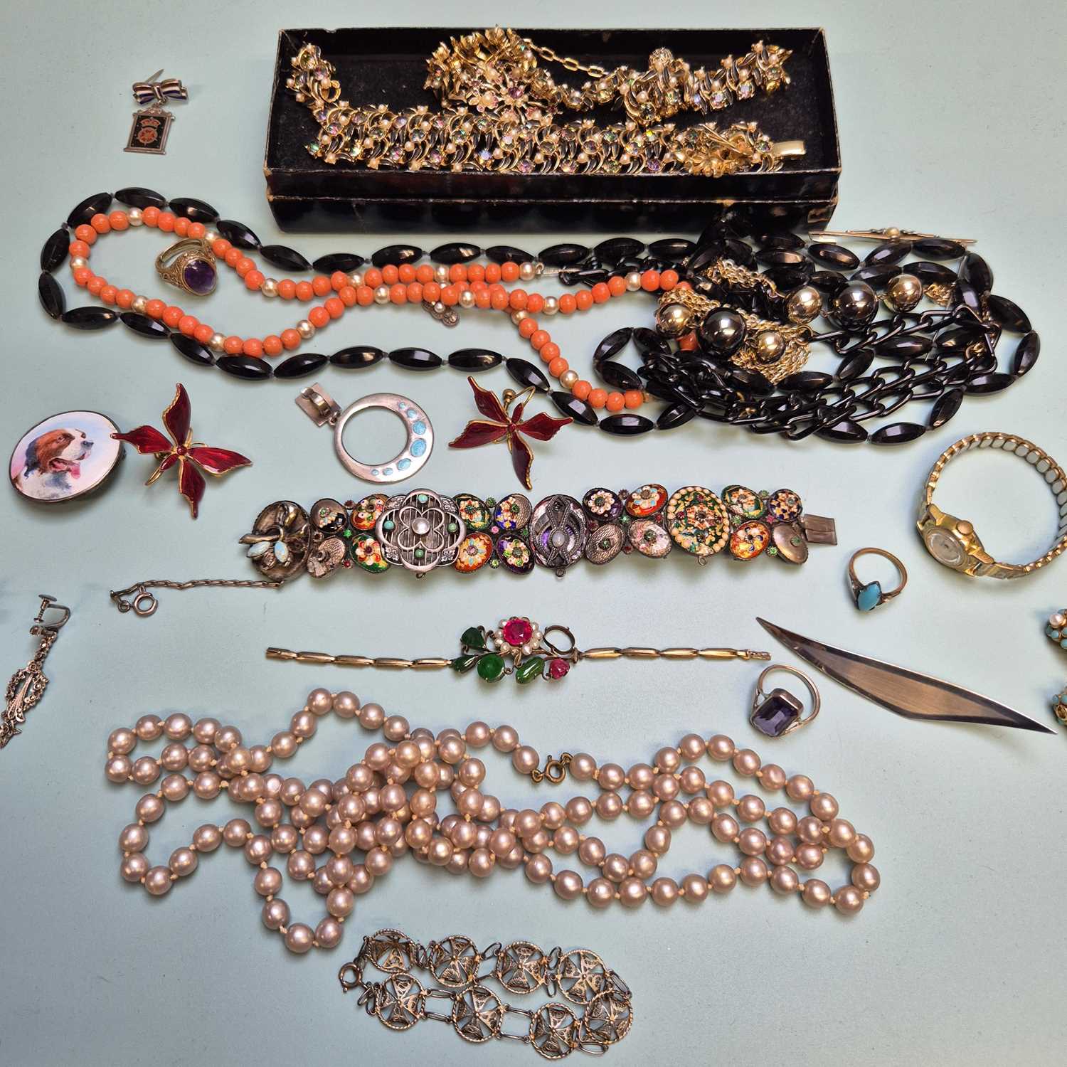 Lot 65 - Vintage jewellery- Hallmarked silver Tudor...