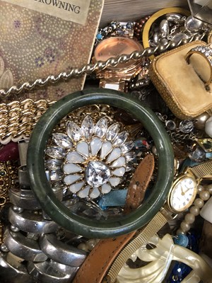 Lot 67 - A large collection of jewellery and...