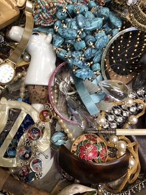 Lot 67 - A large collection of jewellery and...