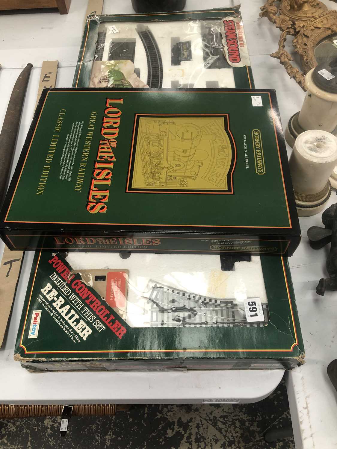 Lot 591 - A boxed Palitoy 00 guage Express Freight...