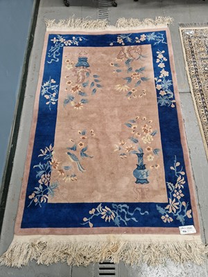 Lot 656 - A good quality Chinese rug