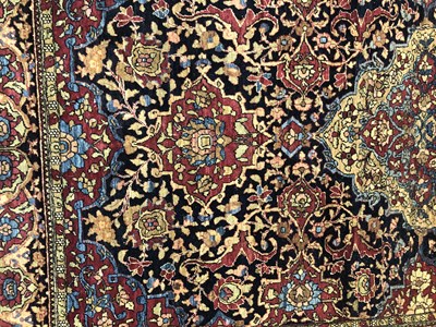 Lot 673 - An antique Persian Keshan/Isfahan rug. 138 x...