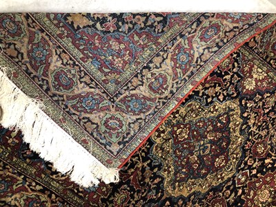 Lot 673 - An antique Persian Keshan/Isfahan rug. 138 x...