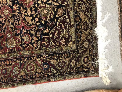 Lot 673 - An antique Persian Keshan/Isfahan rug. 138 x...
