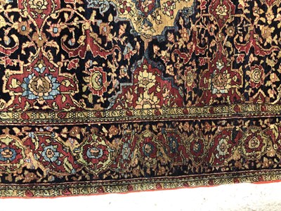 Lot 673 - An antique Persian Keshan/Isfahan rug. 138 x...