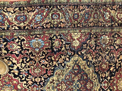 Lot 673 - An antique Persian Keshan/Isfahan rug. 138 x...