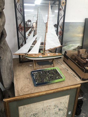 Lot 665 - Apond yacht together with lead soldiers of...