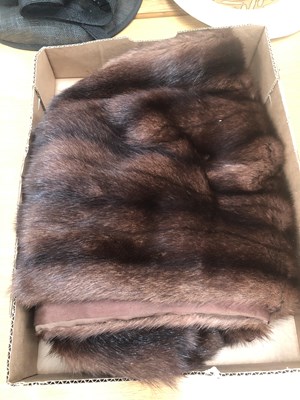 Lot 682 - A fur stole