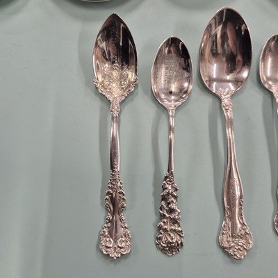 Lot 89 - Four Manning Bowman & Co. circa 1930s glass...