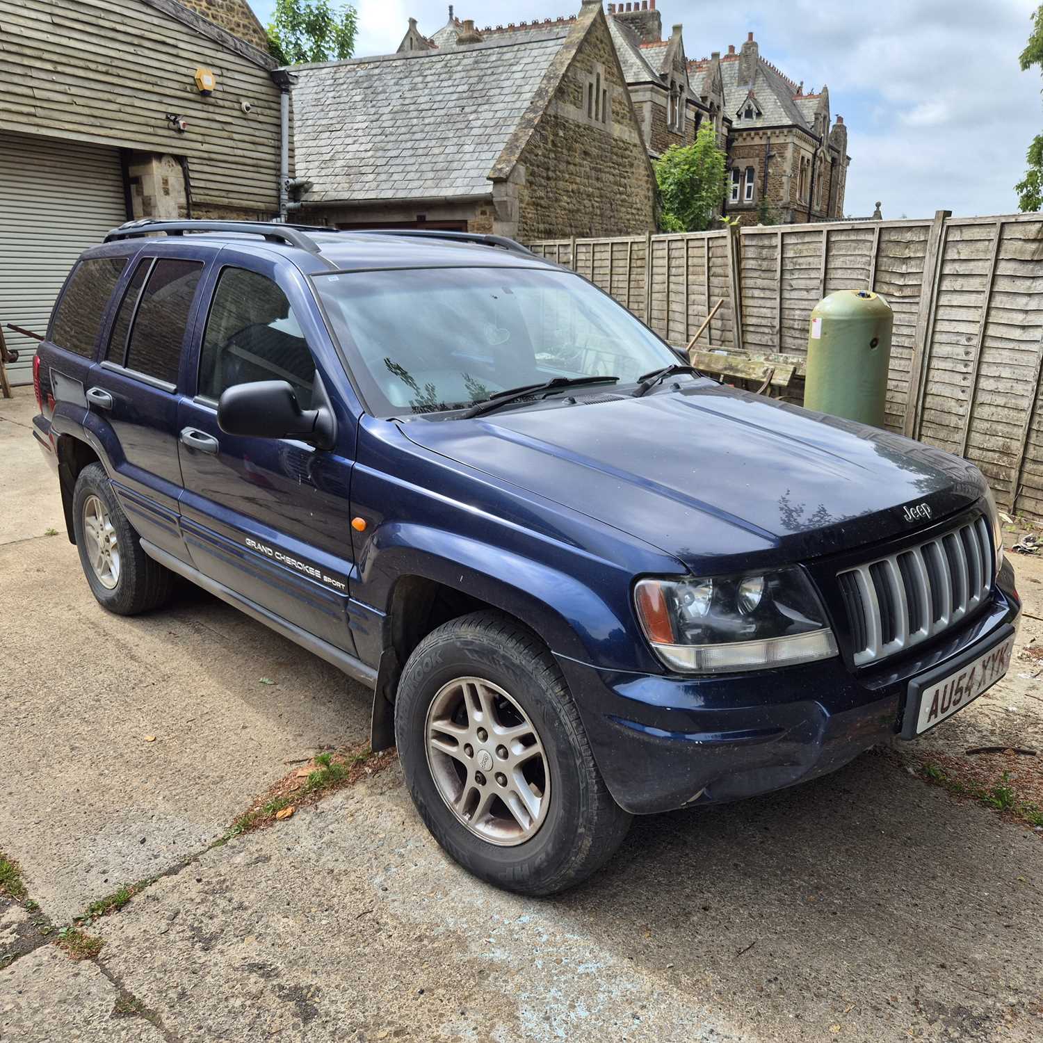 Lot 791 - A Jeep Cherokee 4WD car.