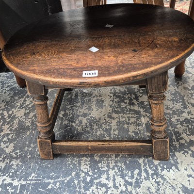 Lot 1006 - An oak coffee table. H40 x W60 x D60cm