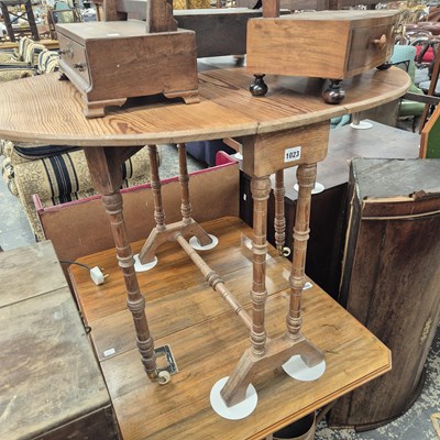 Lot 1023 - A pitch pine drop leaf small table. H 64.5 W...