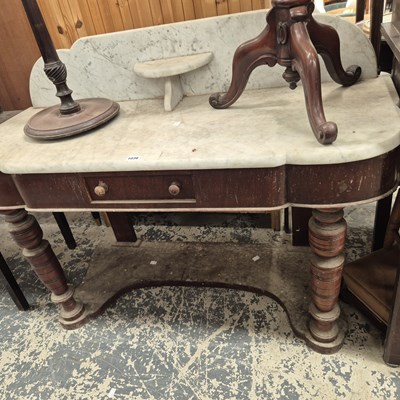 Lot 1036 - A Victorian washstand.