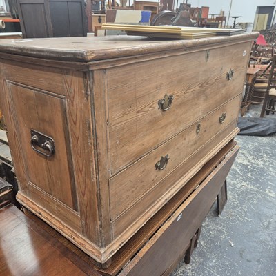 Lot 1267 - An unusual pine Mule chest.