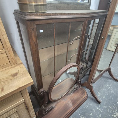 Lot 1374 - A glazed display cabinet