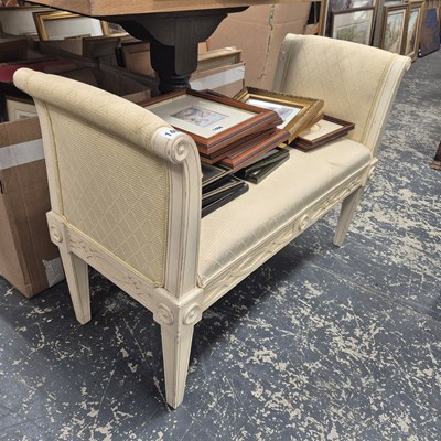 Lot 1405 - A vintage window seat.
