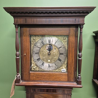 Lot 802 - A Georgian mahogany cased 30-hour longcase...