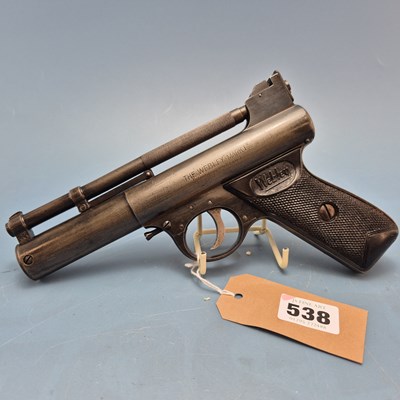 Lot 538 - Airgun.- A Webley Mark 1 air pistol serial...