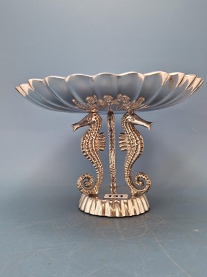 Lot 131 - Julia Knight. Peony 8.5" round deep scalloped...