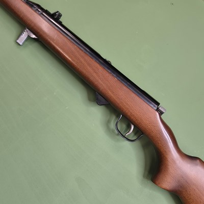 Lot 568 - Airgun- Anschutz  model 275 magazine fed BB...