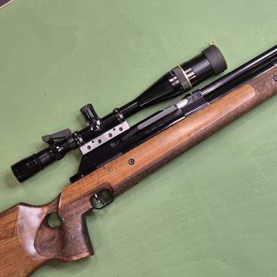 Lot 586 - Air rifle- A John Whiscombe WHISCOMBE-JW60 FB...