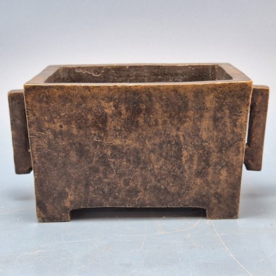 Lot 169 - A Chinese bronze two handled rectangular...