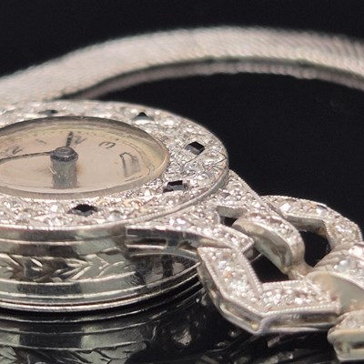 Lot 82 - A vintage diamond and gemset ladies' cocktail...