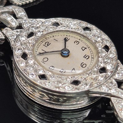 Lot 82 - A vintage diamond and gemset ladies' cocktail...