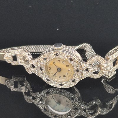 Lot 82 - A vintage diamond and gemset ladies' cocktail...
