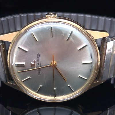 Lot 94 - Jaeger-Le-Coultre. A vintage JLC 9ct...