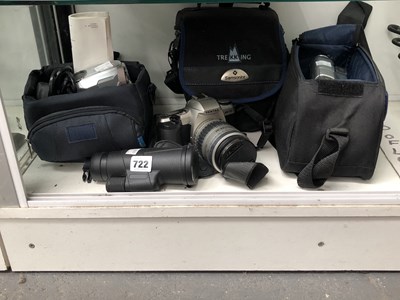 Lot 722 - Canon and Sony cased movie cameras together...