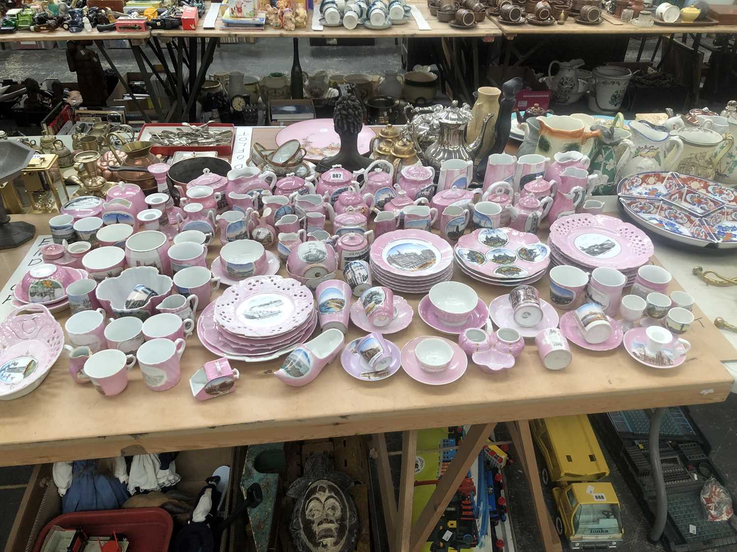 Lot 887 - A large collection of German porcelain pink...