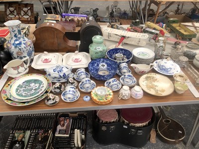 Lot 908 - A Satsuma plate, a Japanese famille rose dish,...
