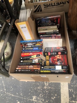 Lot 952 - A collection of Star Wars and Star Trek novels