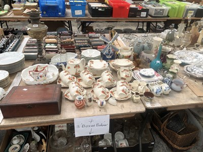 Lot 964 - Tea wares, an oil lamp, drinking glass, a...