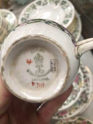Lot 971 - A Wedgwood Santa Clara pattern dinner set...