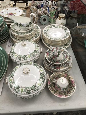 Lot 971 - A Wedgwood Santa Clara pattern dinner set...
