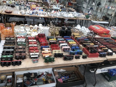 Lot 990 - A Hornby 0 guage clockwork locomotive together...
