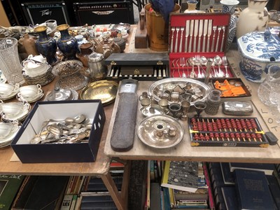 Lot 996 - Cased and loose electroplate cutlery, a dish...