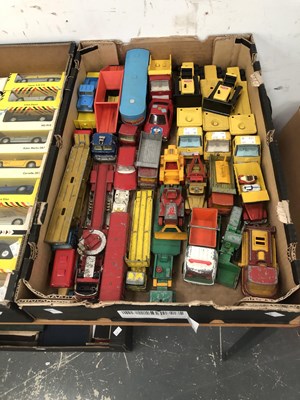 Lot 1089 - Boxed and loose die cast cars, vans and...