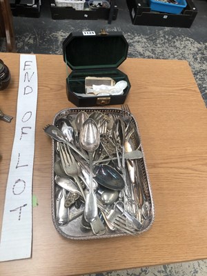 Lot 1124 - An electroplate tray of cutlery together with...