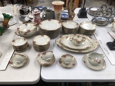 Lot 1131 - A Meito dinner service, the gilt rim bands...