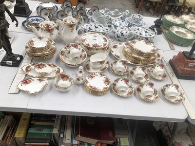 Lot 1134 - Royal Albert Old Rose pattern coffee and...