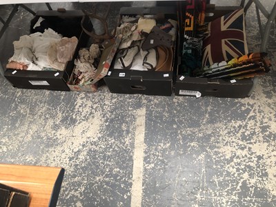 Lot 1138 - Childrens and other clothes, blinds, shoes,...
