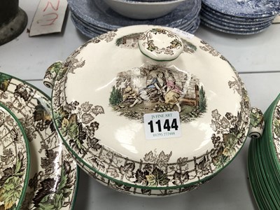 Lot 1144 - A Copeland Spode Byron pattern dinner service